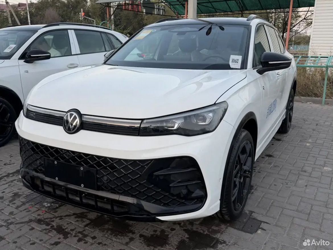 Volkswagen Tiguan L 2.0 AMT, 2026, 10 км